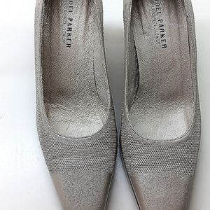 Vintage low heel cream colored business  atire heels